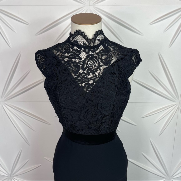 High Neck Lace Gown by TFNC London Size: XXS - XS - Picture 8 of 17